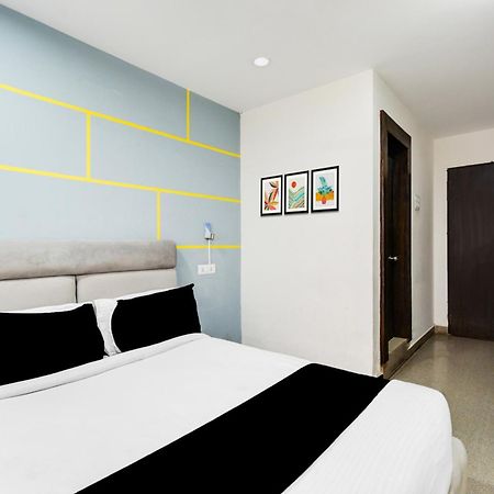 Super Townhouse Madhapur 100 Feet Road Formerly Jkc Grand Hyderabad Bagian luar foto