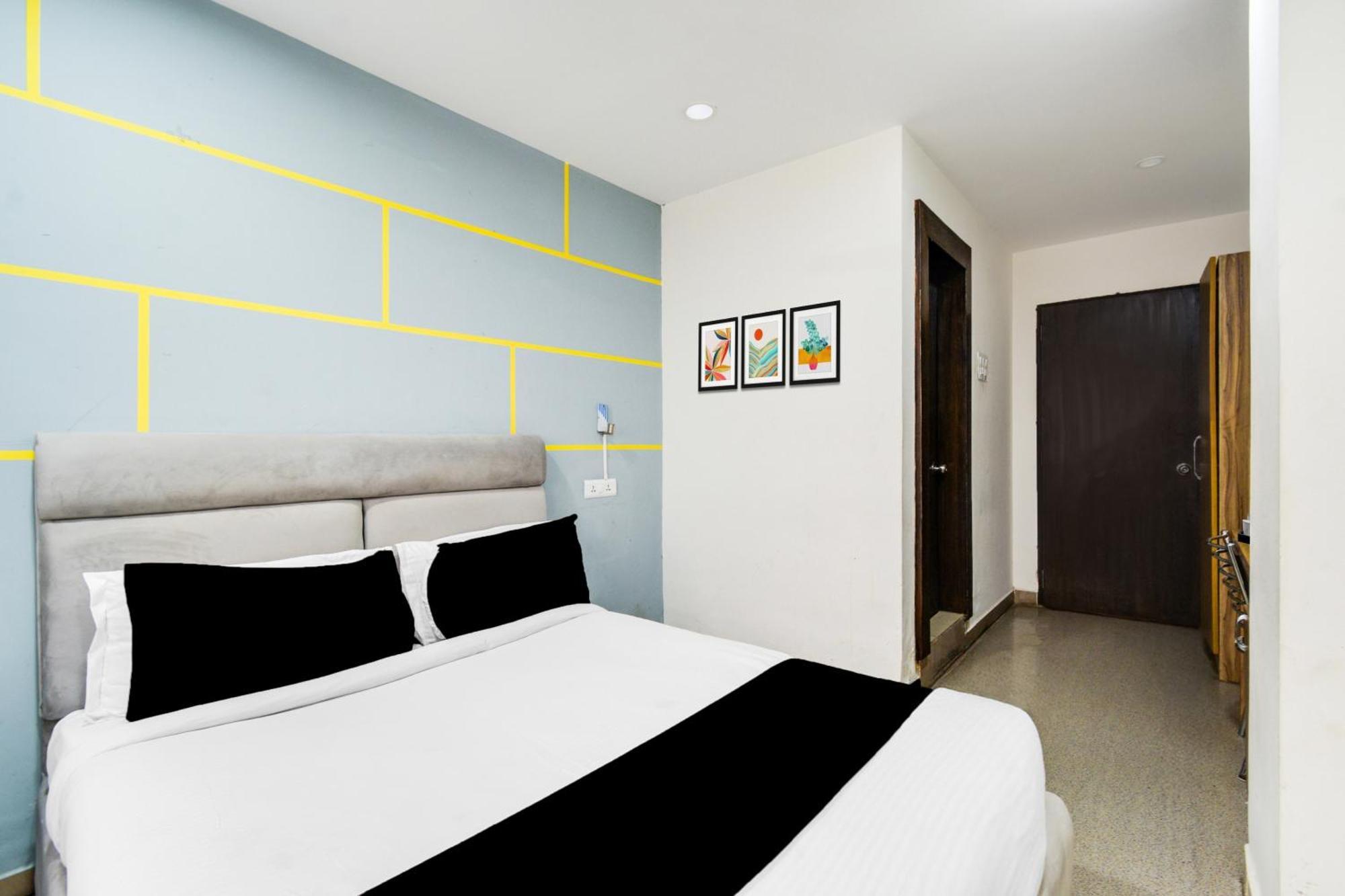 Super Townhouse Madhapur 100 Feet Road Formerly Jkc Grand Hyderabad Bagian luar foto